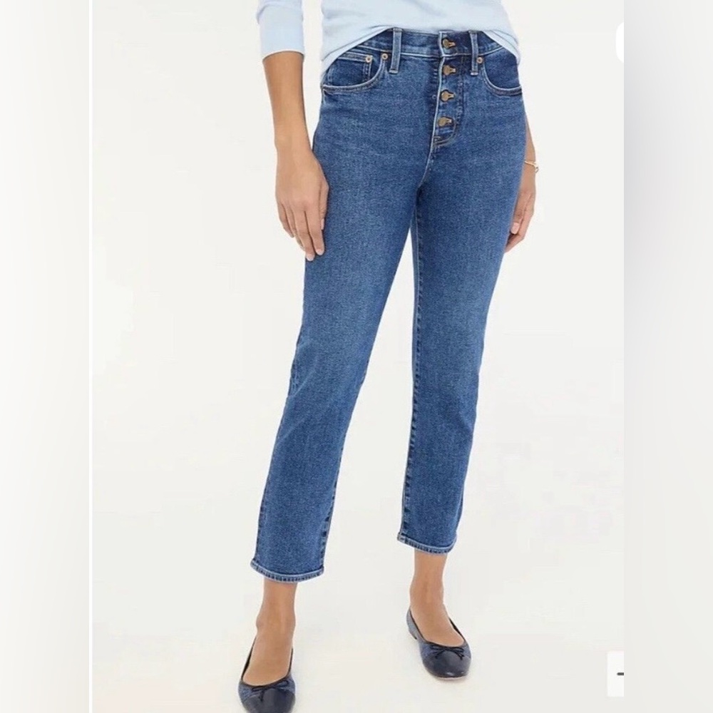 J Crew Essential Straight Jean
Womens 33 Blue Medium Wash Button Fly Stretch